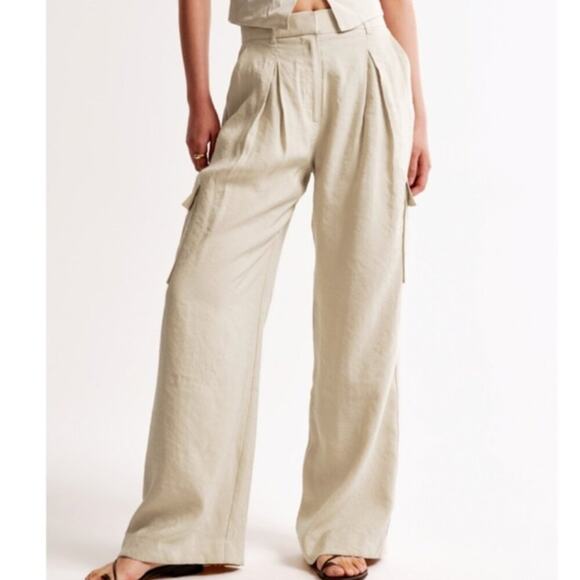 NWT Abercrombie & Fitch Wide Drapey Tailored Cargo Pant 34 Short - Picture 1 of 9